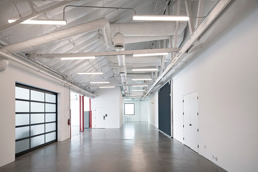 More Photos Of 5431 W 104th St, Los Angeles Flex For Lease