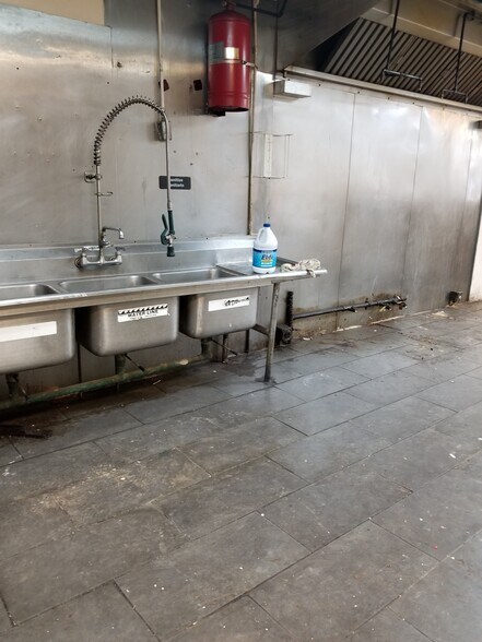 More Photos Of 2737 Germantown Ave, Philadelphia Restaurant For Lease