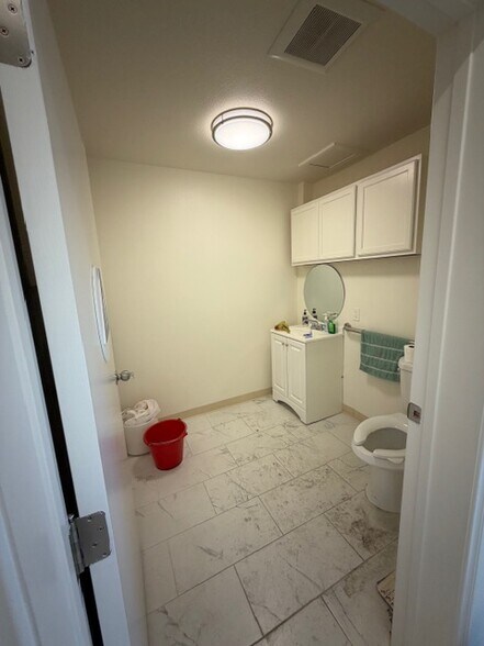 More Photos Of 7611-7615 Melrose Ave, Los Angeles Storefront For Lease