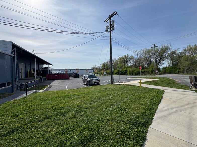 More Photos Of 205 Brick Kiln Rd, Winchester Warehouse For Sale