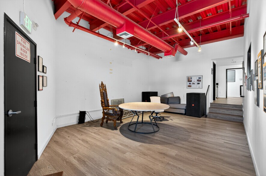 More Photos Of 435-437 N Varney St, Burbank Warehouse For Lease