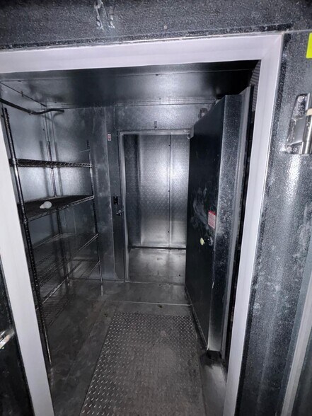 More Photos Of 975 Broadway St, Buffalo General Retail For Sale