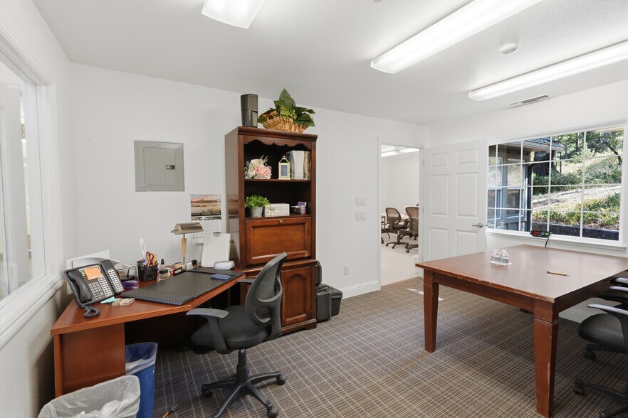 More Photos Of 440 Lower Grass Valley Rd, Nevada City Office For Sale