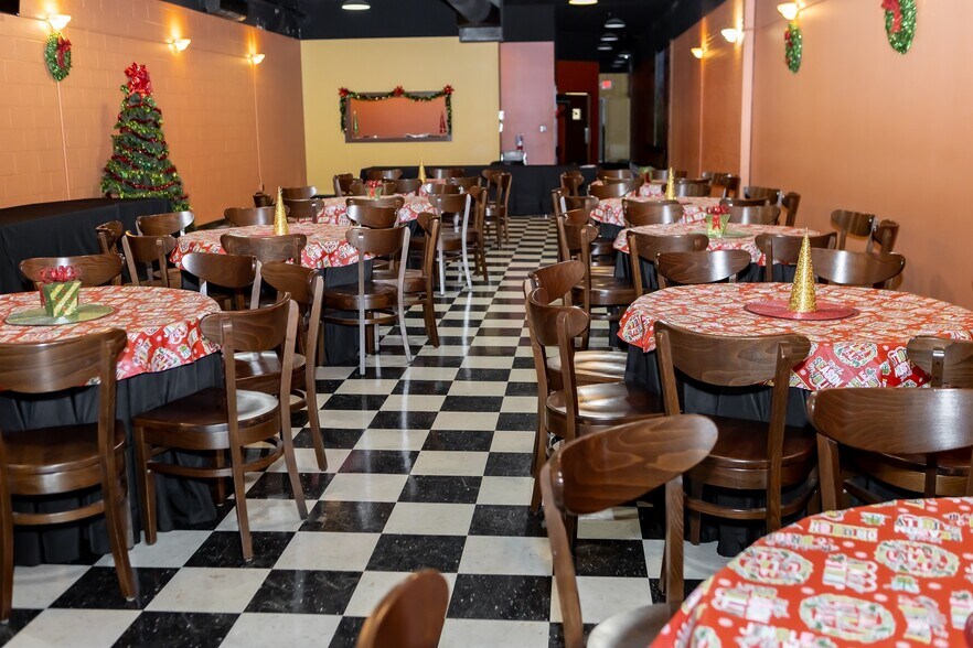 More Photos Of 605 N Main St, Evansville Restaurant For Sale