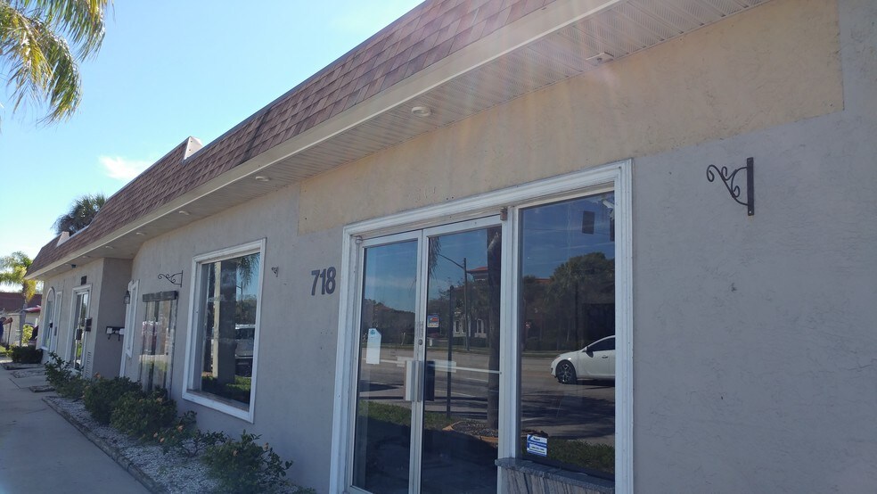 More Photos Of 712-728 E Venice Ave, Venice Medical For Sale