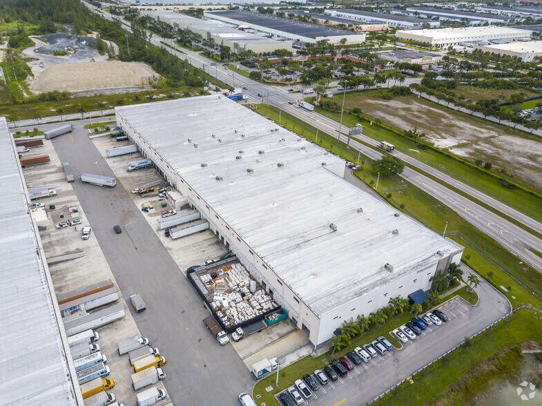 More Photos Of 11255 NW 106th St, Miami Warehouse For Lease