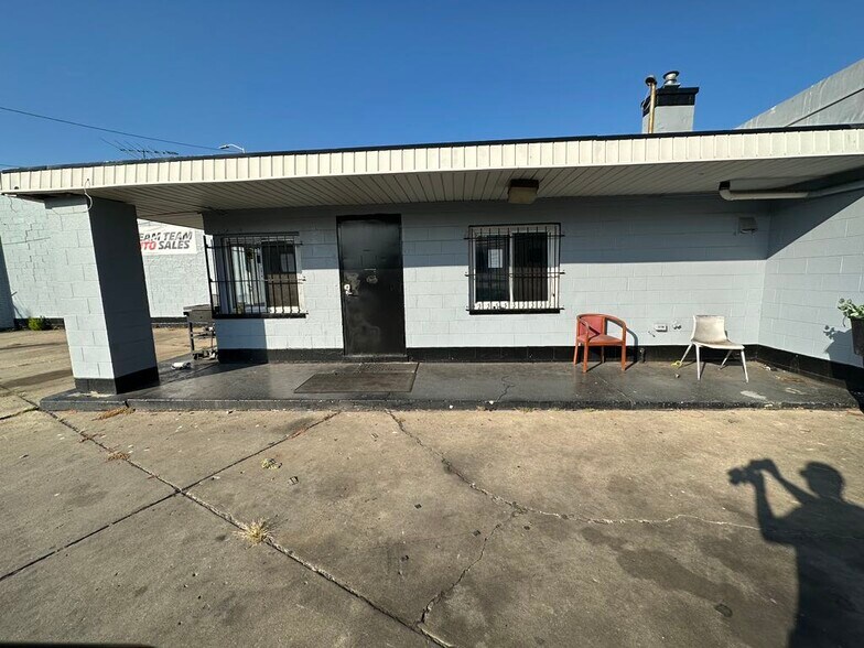 More Photos Of 13400 Gratiot Ave, Detroit Auto Dealership For Sale