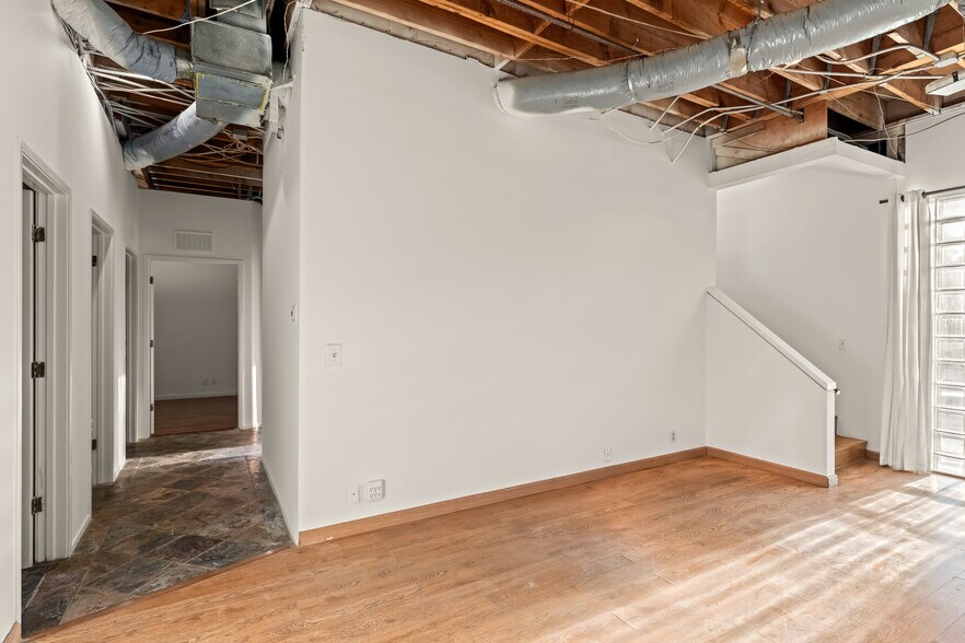 More Photos Of 2951-2953 Lincoln Blvd, Santa Monica Loft Creative Space For Sale