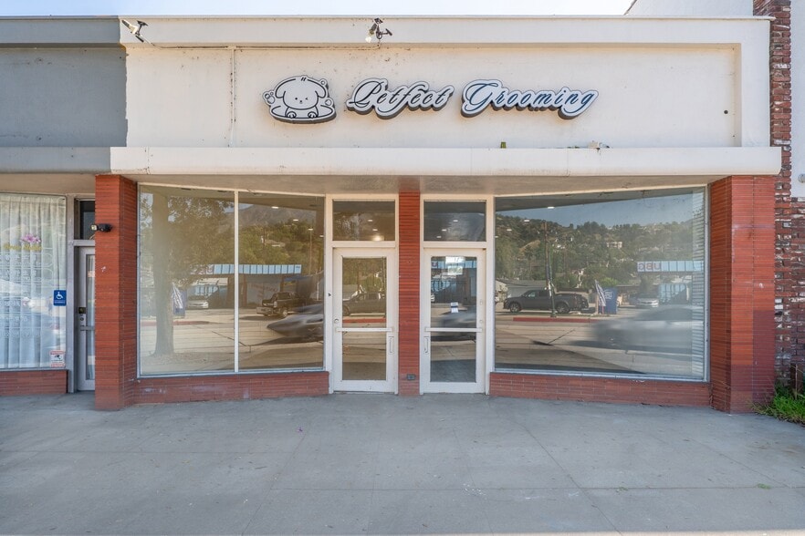More Photos Of 340-344 E Foothill Blvd, Arcadia Freestanding For Sale
