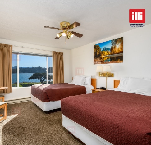 More Photos Of 902 NW Bayshore Dr, Waldport Hotel For Sale