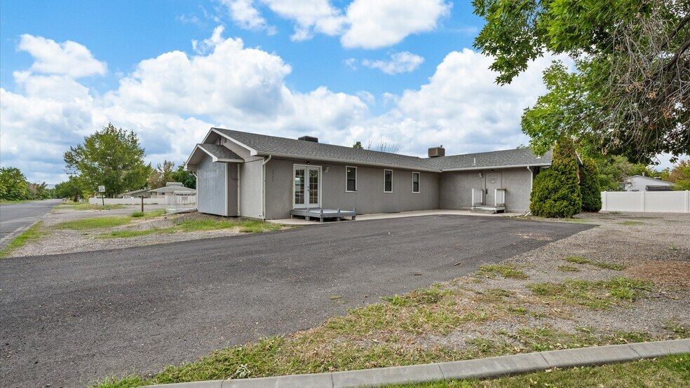 More Photos Of 2935 Patterson Rd, Grand Junction Specialty For Sale