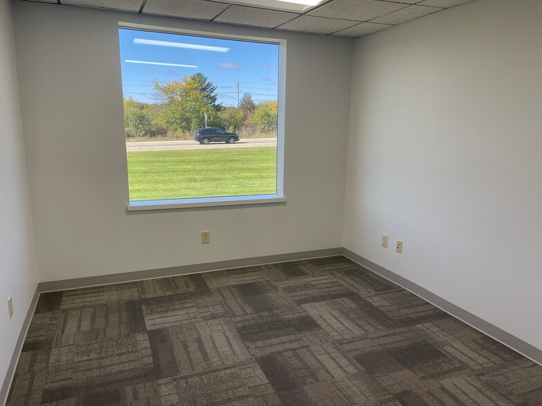 More Photos Of 555 S Industrial Dr, Hartland Office For Lease