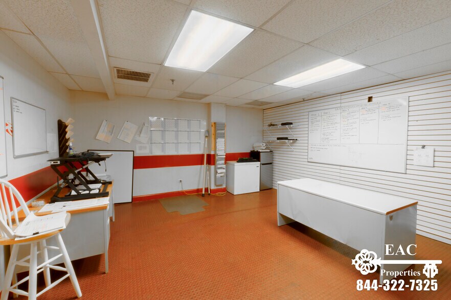 More Photos Of 20 Crescent St, Stamford Warehouse For Lease