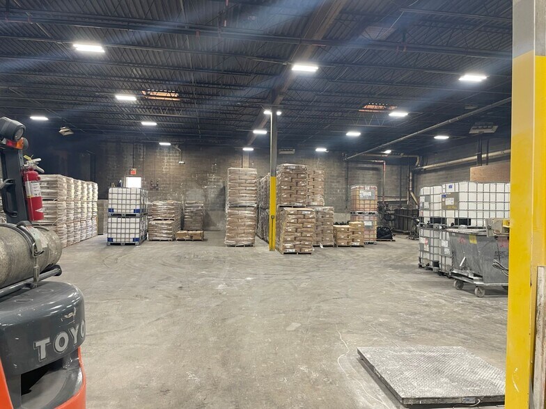 More Photos Of 2500 Production Dr, St Charles Manufacturing For Lease