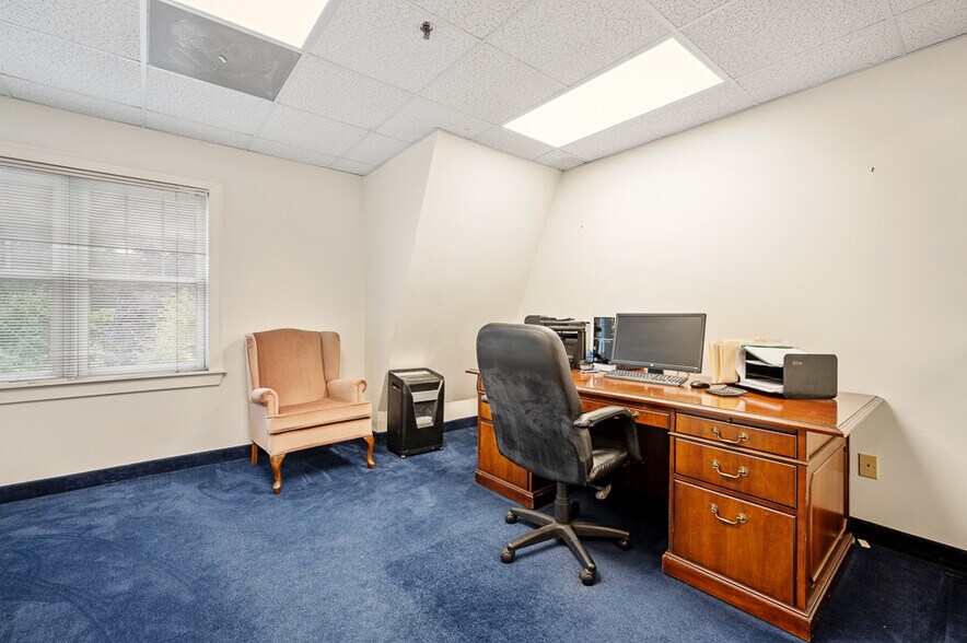 More Photos Of 176 East Main St, Westborough Medical For Sale