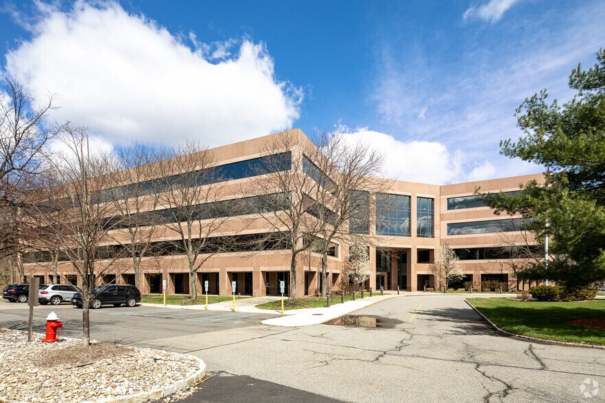 More Photos Of 100 Campus Dr, Florham Park Office For Lease