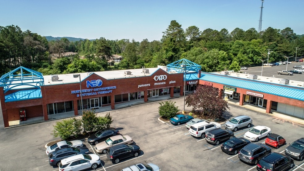 More Photos Of 1906 Glenn Blvd SW, Fort Payne Storefront Retail Office For Lease