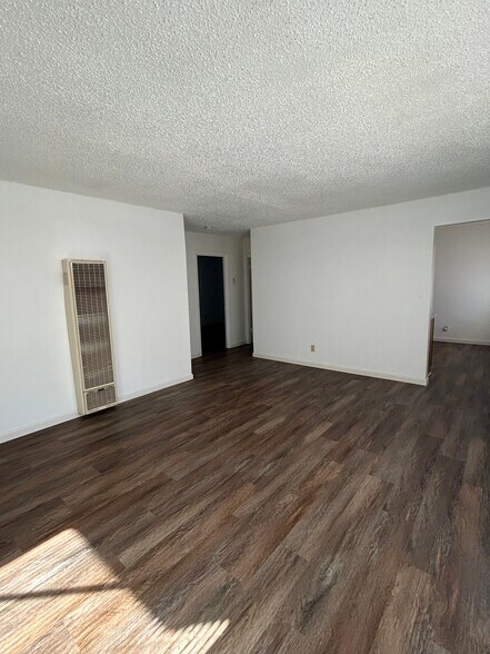 More Photos Of 2010-2020E Sheffield Mnr W, Carson City Multifamily For Sale