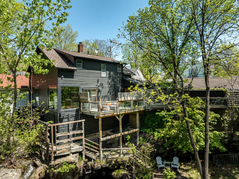 More Photos Of 8 Tannery Brook Rd, Woodstock Specialty For Sale