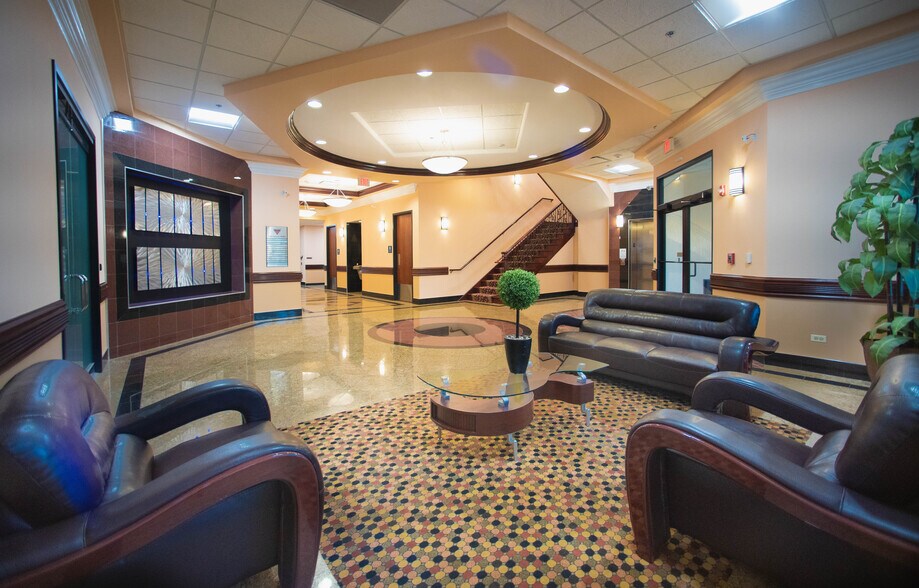 More Photos Of 4580 Weaver Pky, Warrenville Office For Lease