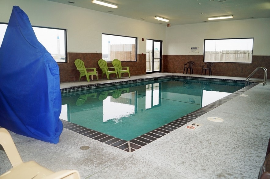 More Photos Of 2600 SE 16th St, Ames Hotel For Sale