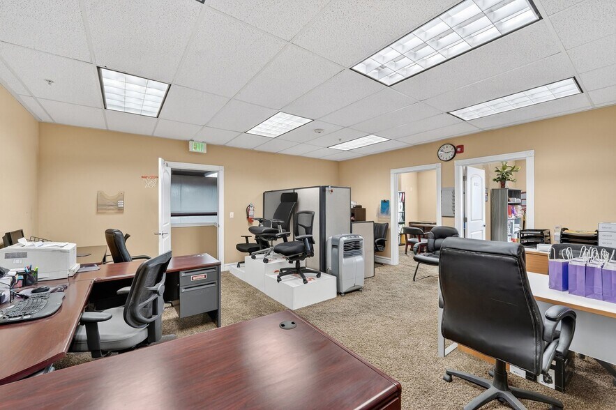 More Photos Of 1101 Cambridge Cir, Layton Warehouse For Sale