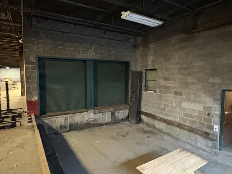 More Photos Of 4315 Walnut St, McKeesport Warehouse For Lease