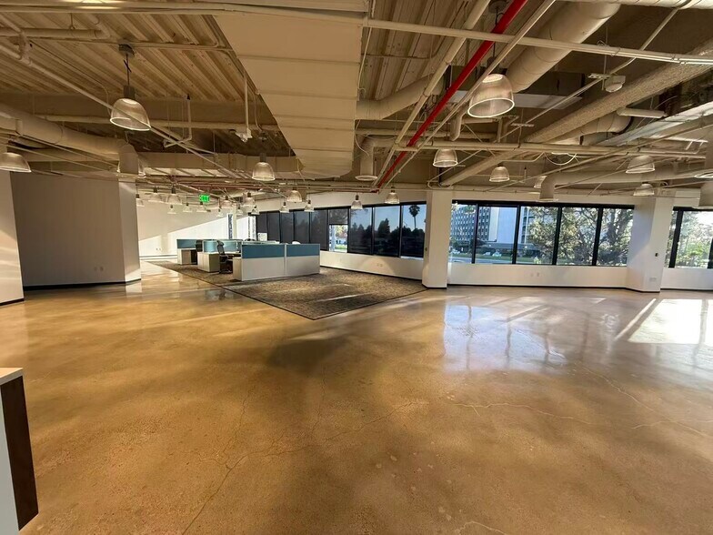 More Photos Of 4590 MacArthur Blvd, Newport Beach Office For Lease