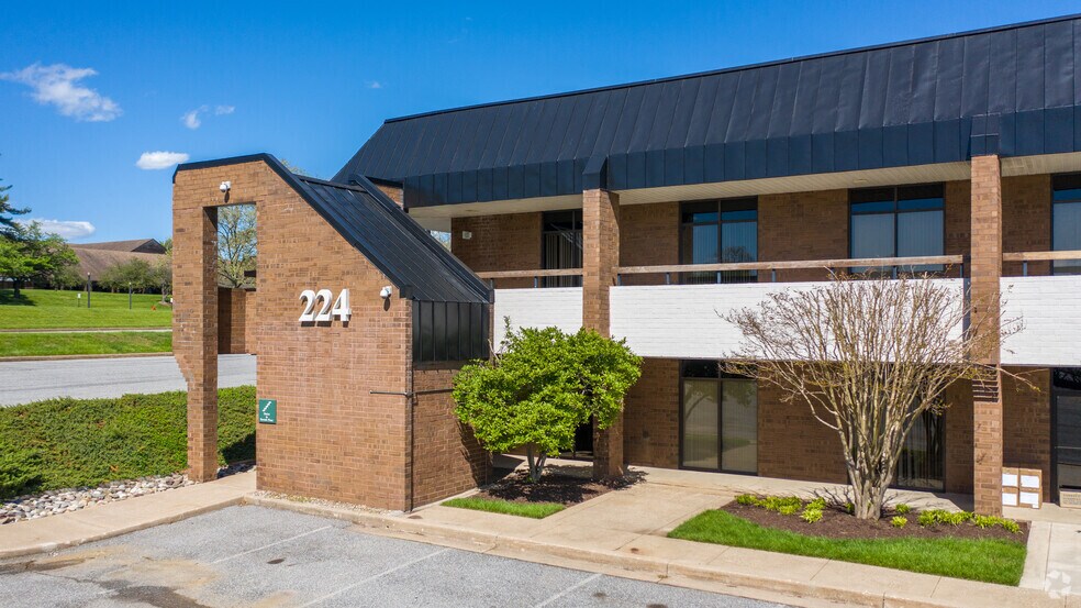 More Photos Of 224 Schilling Cir, Hunt Valley Flex For Lease