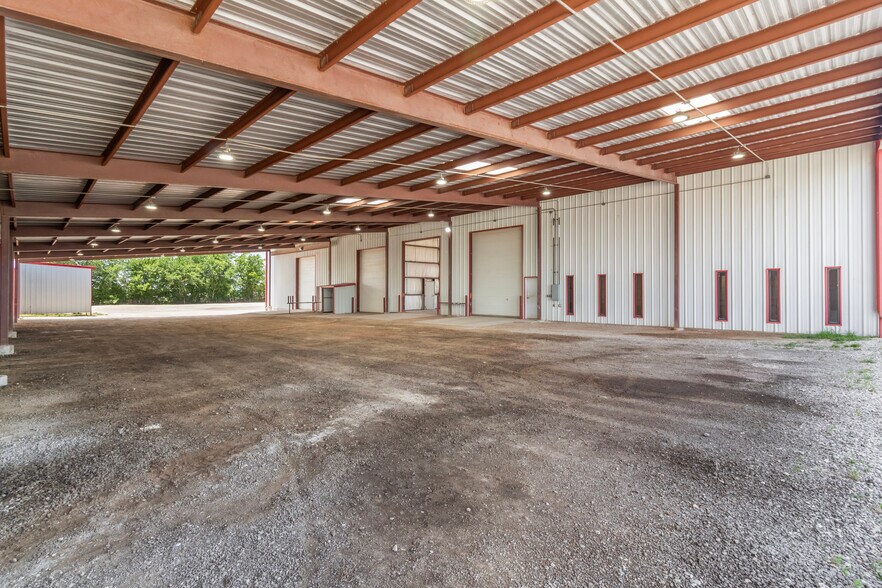 More Photos Of 3838 Endeavor Loop, Bryan Industrial For Lease