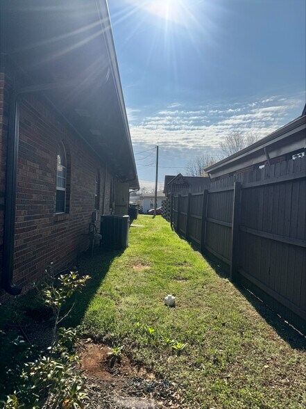 More Photos Of 2150 N Ocoee St, Cleveland Office For Lease