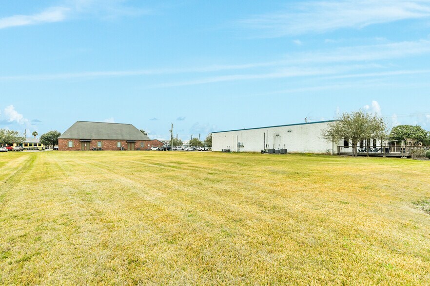 More Photos Of 480 This Way, Lake Jackson Land For Sale