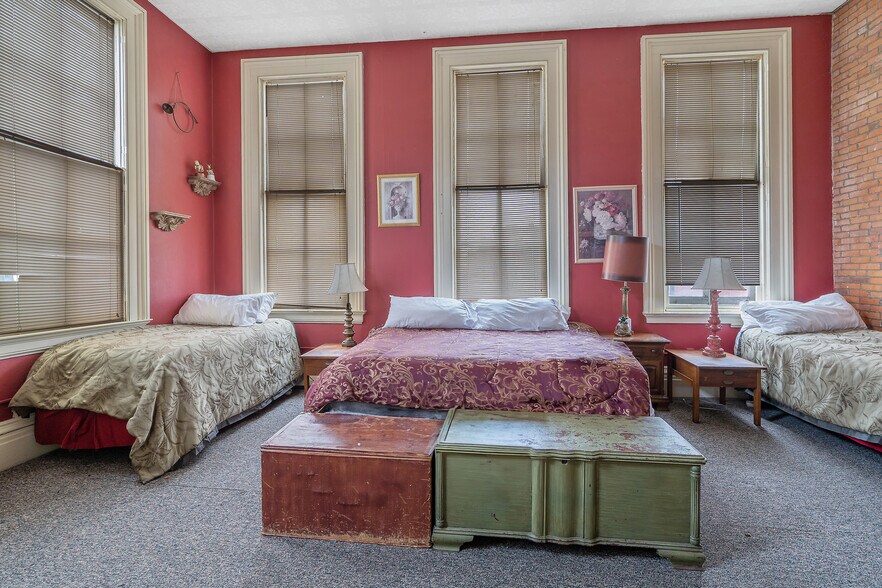 More Photos Of 1880 House Bed & Breakfast, Pulaski Hotel For Sale