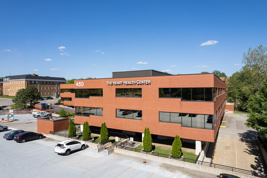 More Photos Of 450 N New Ballas Rd, Creve Coeur Medical For Lease