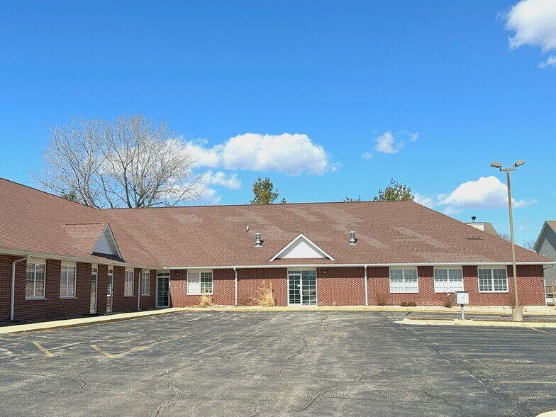 More Photos Of 7264-7282 Argus Dr, Rockford Office For Sale