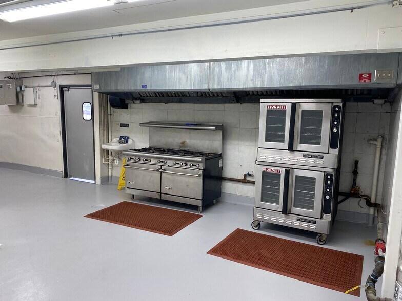 More Photos Of 144 Us 72, Collierville Restaurant For Lease