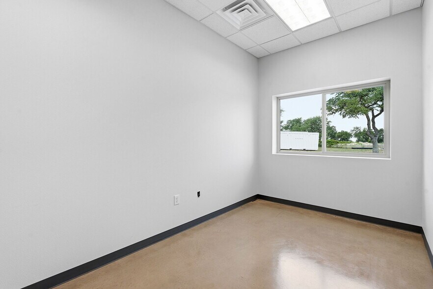 More Photos Of 7748 E US Highway 290, Johnson City Warehouse For Sale