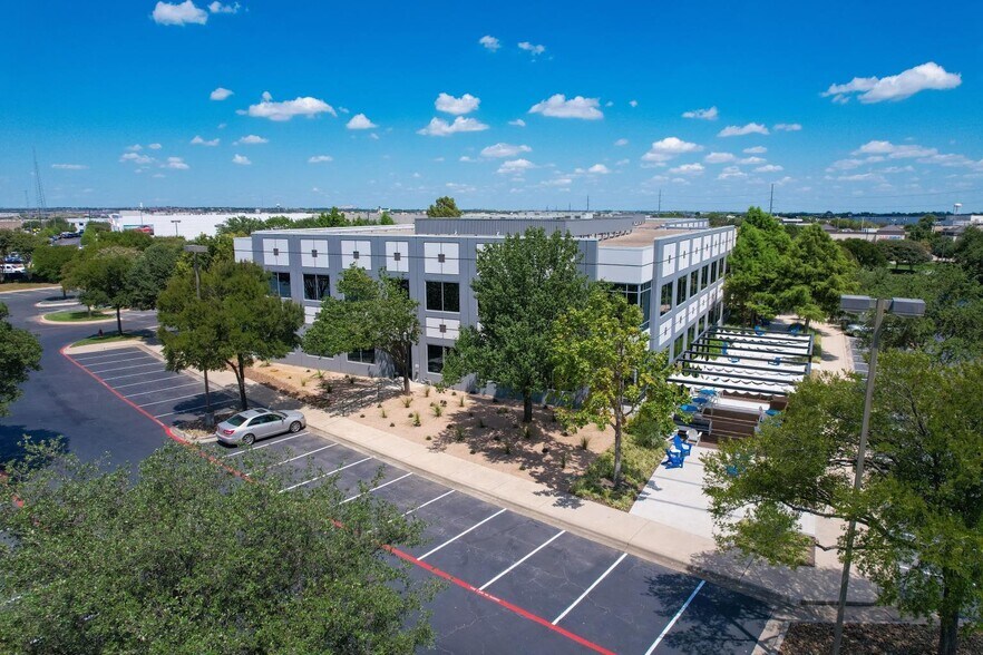 More Photos Of 101 E Old Settlers Blvd, Round Rock Medical For Lease
