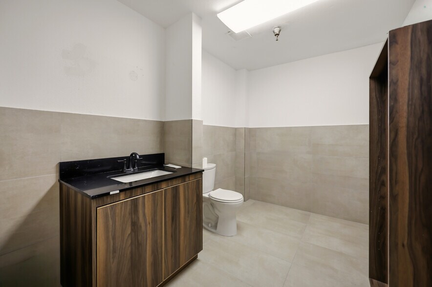 More Photos Of 2529 Chambers St, Vernon Warehouse For Lease