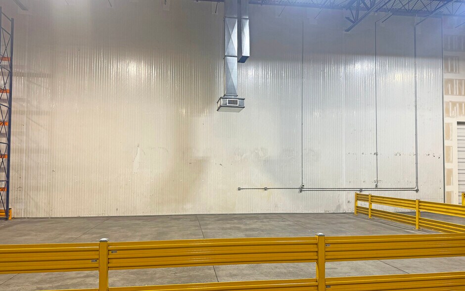 More Photos Of 27501 Hildebrandt Rd, Romulus Distribution For Lease