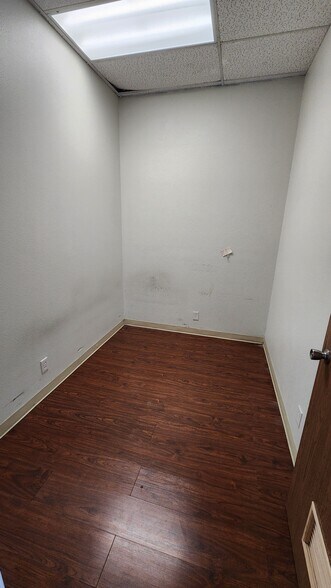 More Photos Of 12942 Galway St, Garden Grove Storefront Retail Office For Lease