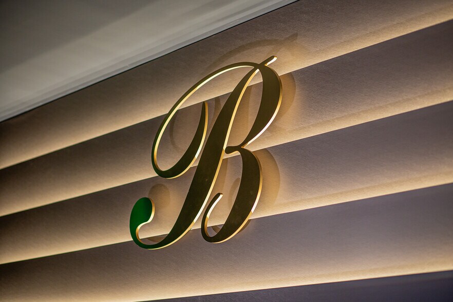 More Photos Of 3211 Beverly Blvd, Los Angeles General Retail For Sale