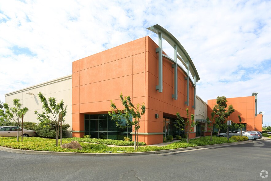 More Photos Of 5466 Gateway Plaza Dr, Benicia Warehouse For Sale