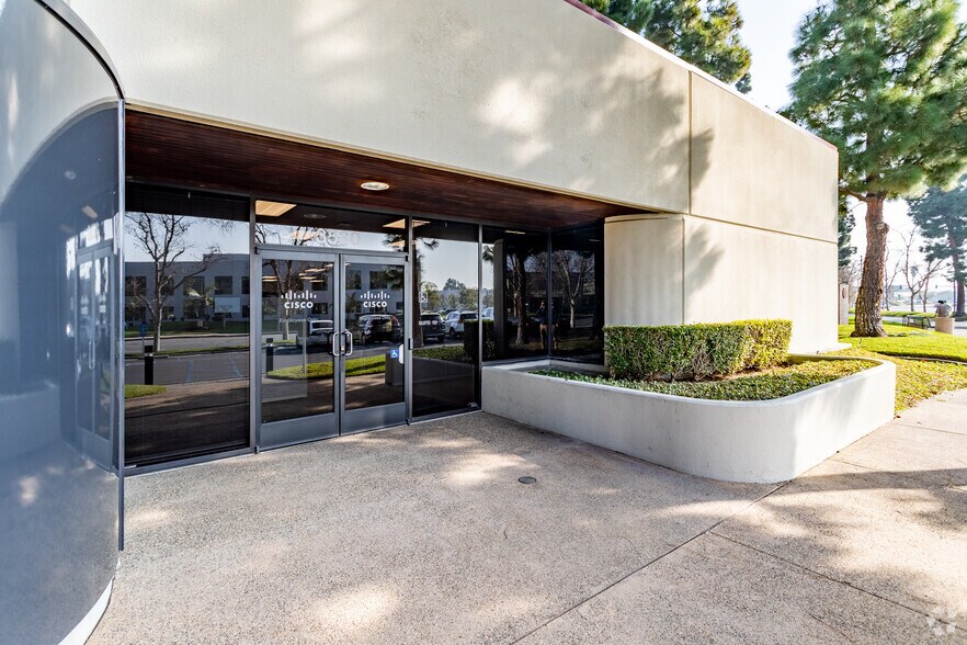 More Photos Of 3530 Hyland Ave, Costa Mesa Light Distribution For Lease