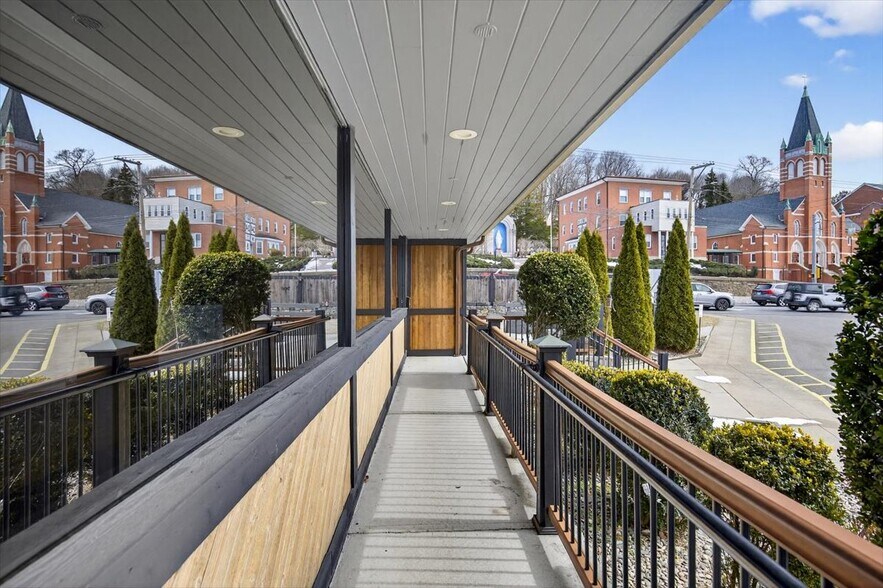 More Photos Of 5 Main St, Derby Restaurant For Sale