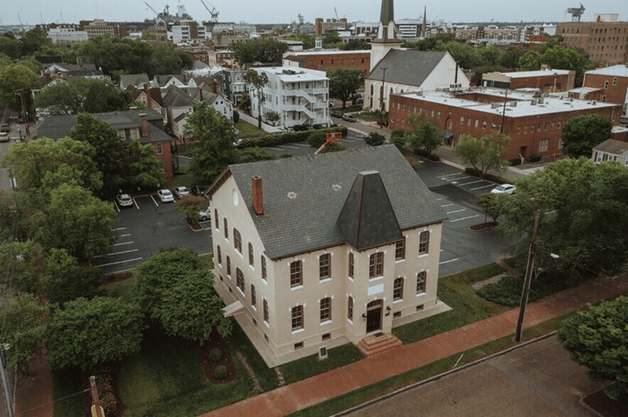 More Photos Of 441 Washington St, Portsmouth Office Residential For Sale