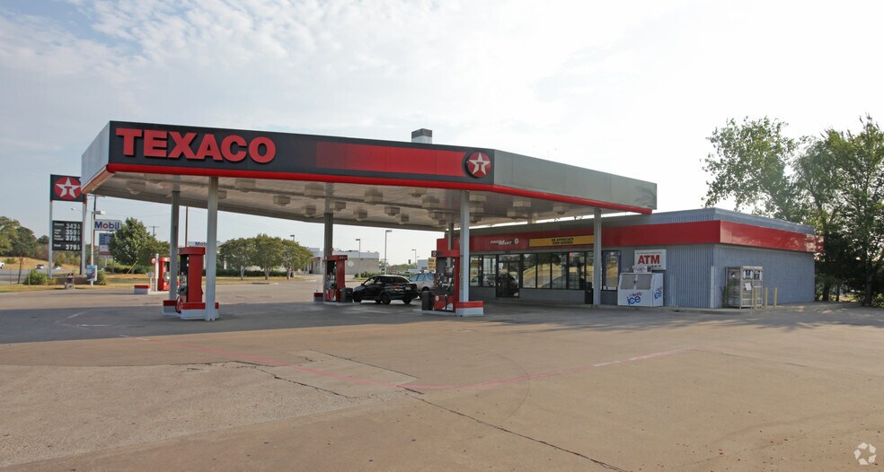 More Photos Of 6728 Davis Blvd, North Richland Hills Convenience Store For Sale