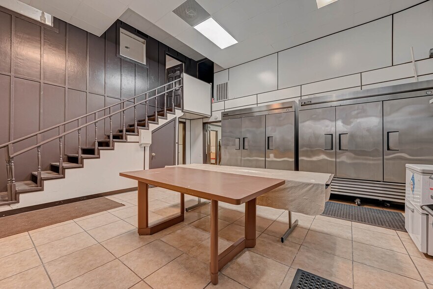 More Photos Of 3402 Amanda Ln, Houston Flex For Sale