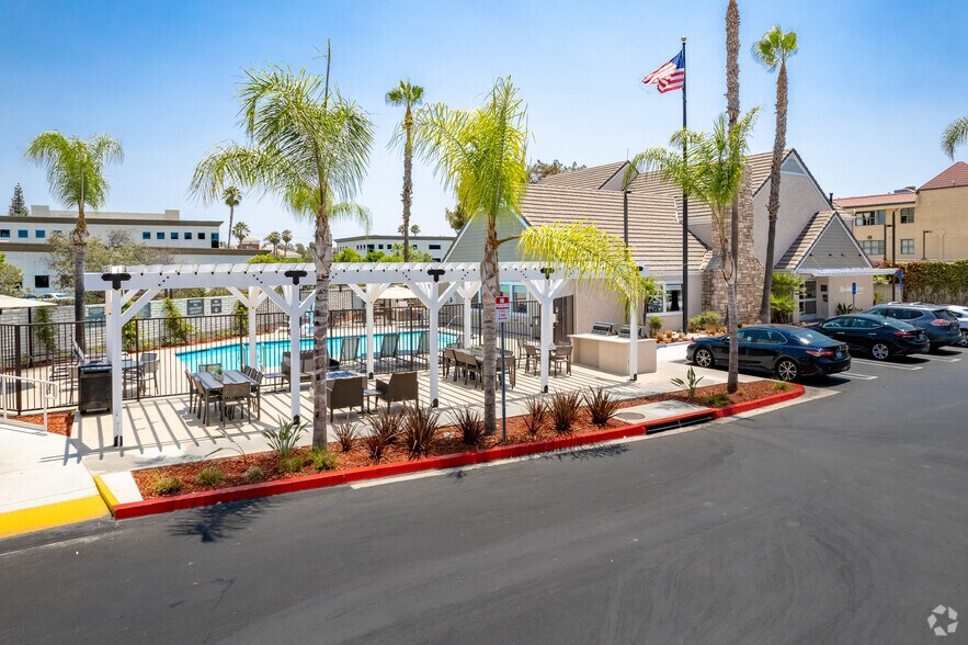 More Photos Of 321 E Huntington Dr, Arcadia Hotel For Sale