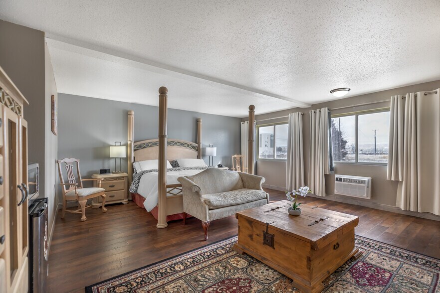 More Photos Of 1370 N McCue St, Laramie Hotel For Sale